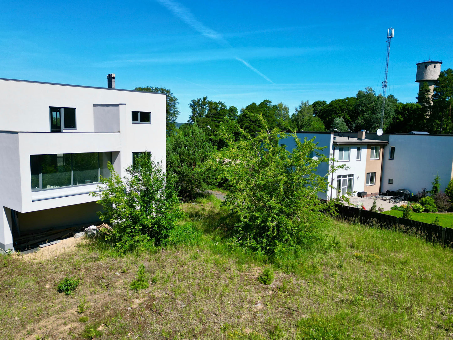 Brekšu iela 8, Rīga