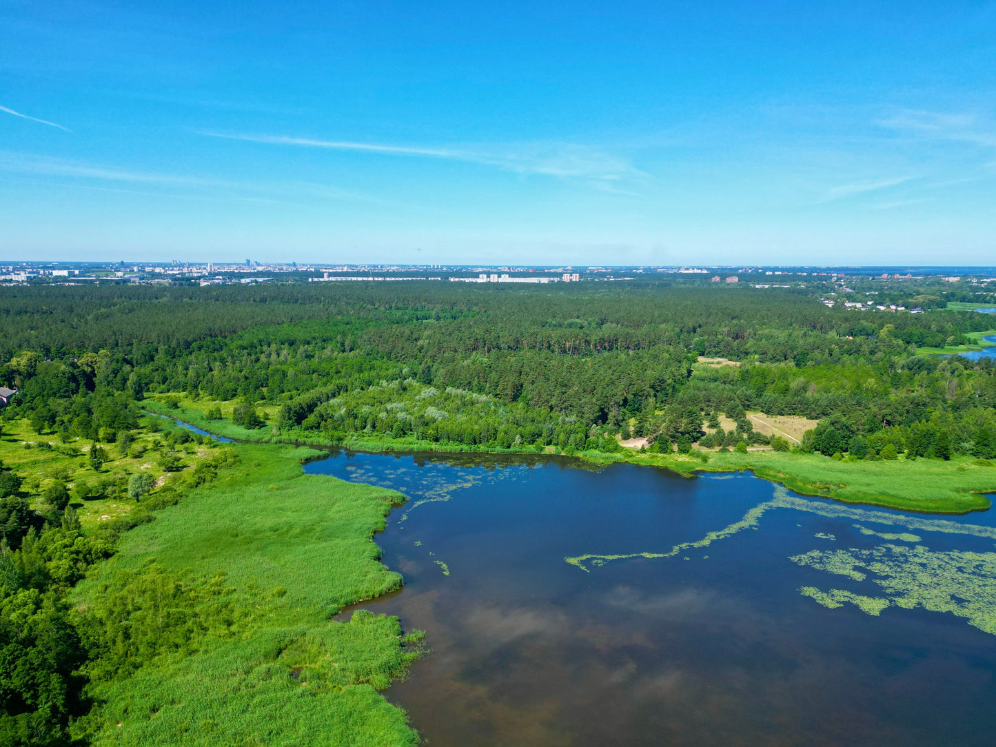 Brekšu iela 8, Rīga