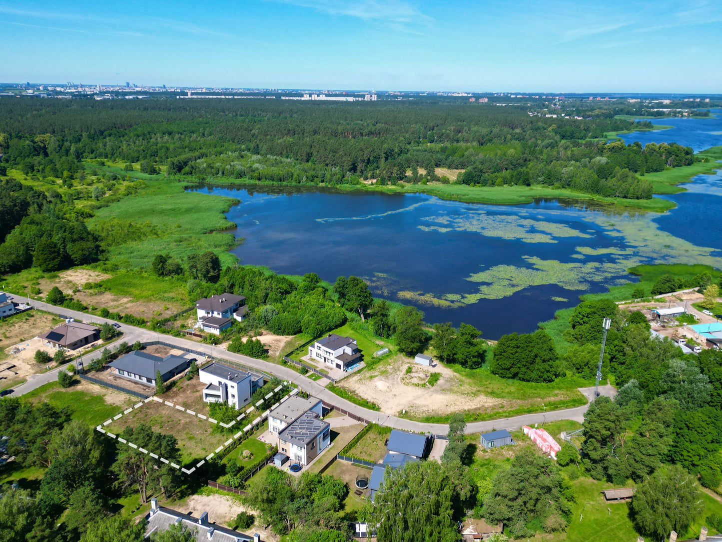 Brekšu iela 8, Rīga